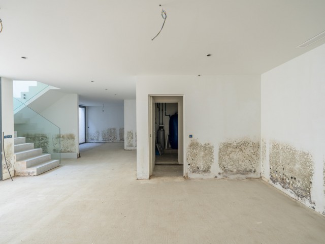 3 Bedrooms Villa in Estepona