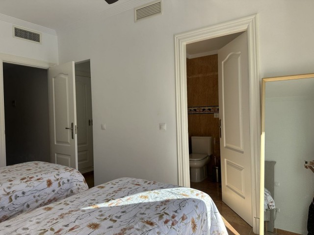 Adosado con 3 Dormitorios  en Benahavís