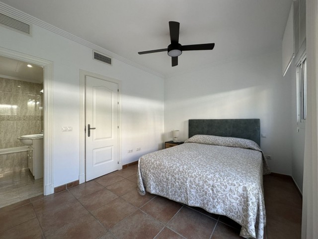 Adosado con 3 Dormitorios  en Benahavís