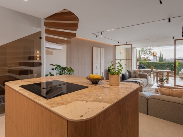 4 Schlafzimmer Reihenhaus in Nueva Andalucía