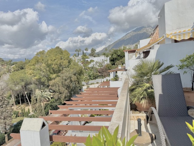Apartamento con 3 Dormitorios  en Marbella