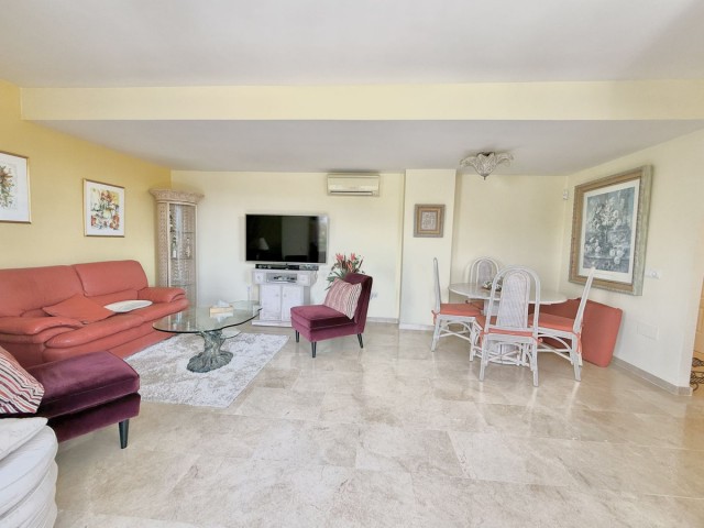 Apartamento con 3 Dormitorios  en Marbella