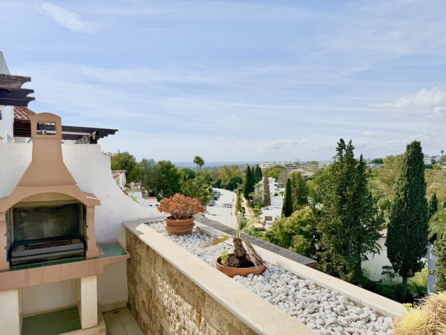 Apartamento con 3 Dormitorios  en Marbella