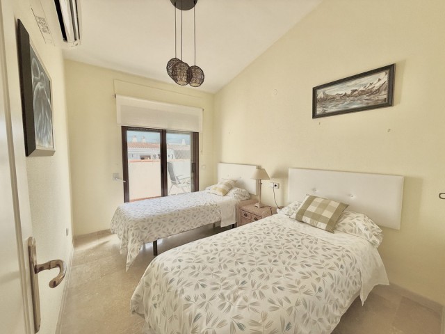 Apartamento con 3 Dormitorios  en Marbella