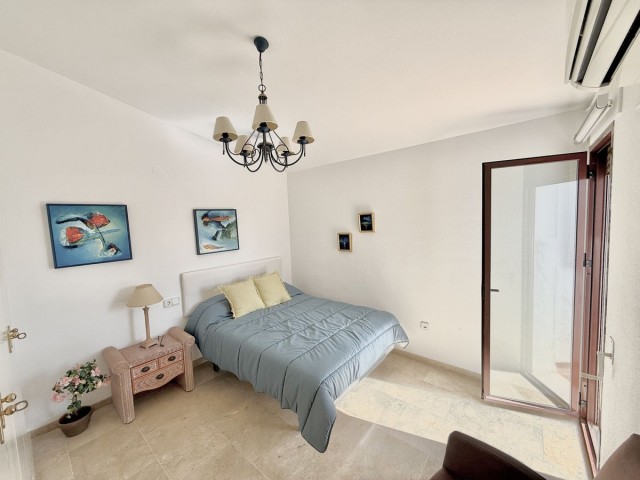 Apartamento con 3 Dormitorios  en Marbella