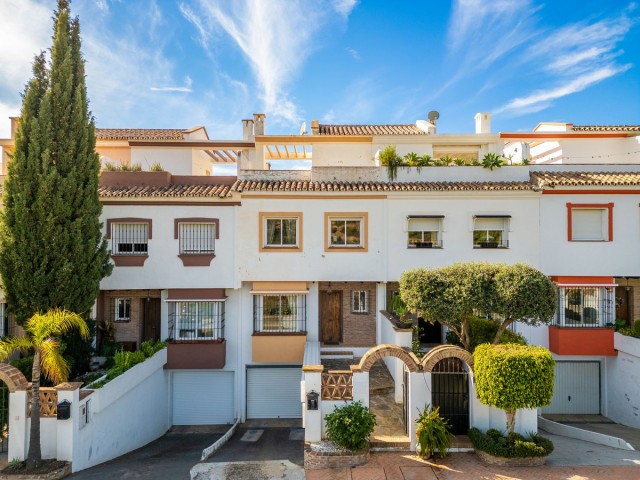 3 Bedrooms Townhouse in Marbella