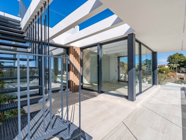 5 Bedrooms Villa in Sotogrande