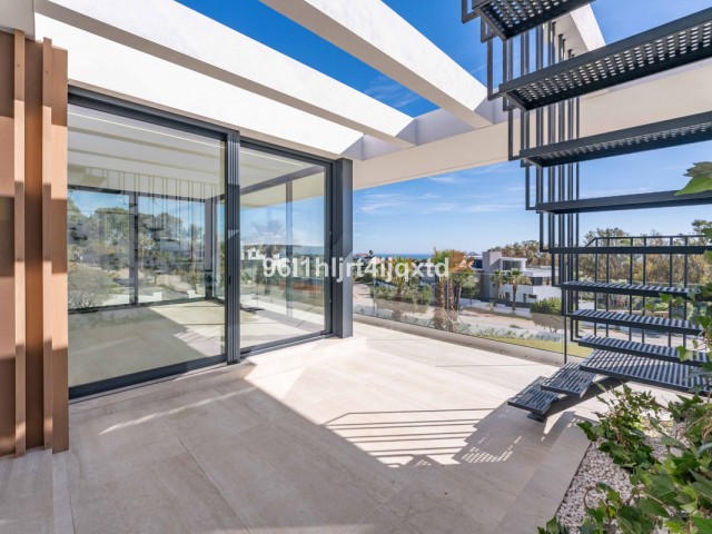 5 Bedrooms Villa in Sotogrande