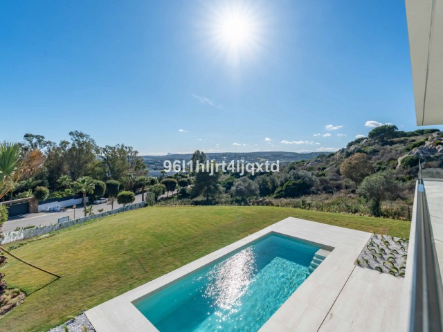 5 Bedrooms Villa in Sotogrande
