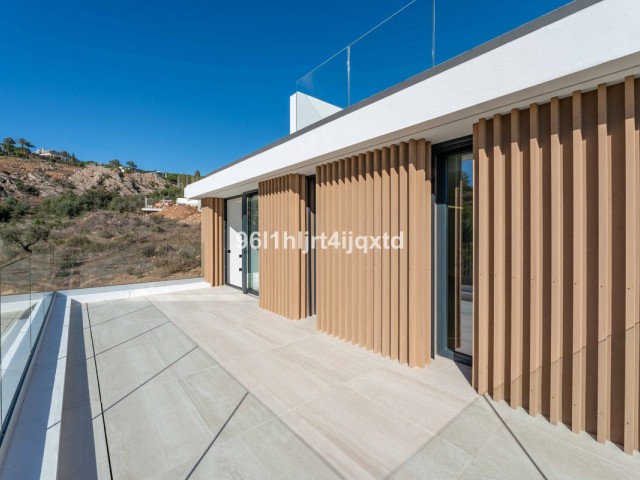 5 Bedrooms Villa in Sotogrande
