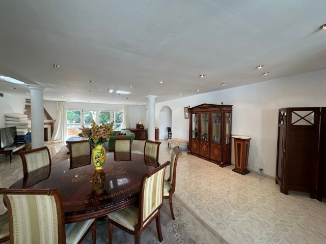 5 Bedrooms Villa in Marbesa