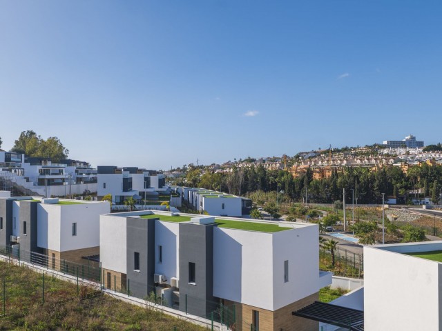 4 Bedrooms Villa in Estepona