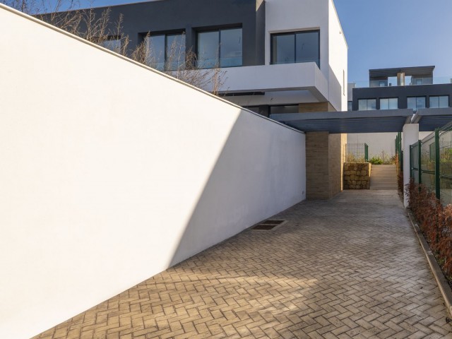 4 Bedrooms Villa in Estepona