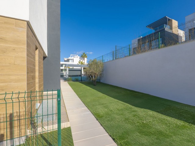 4 Bedrooms Villa in Estepona