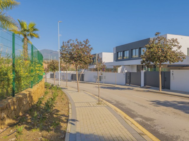 4 Bedrooms Villa in Estepona