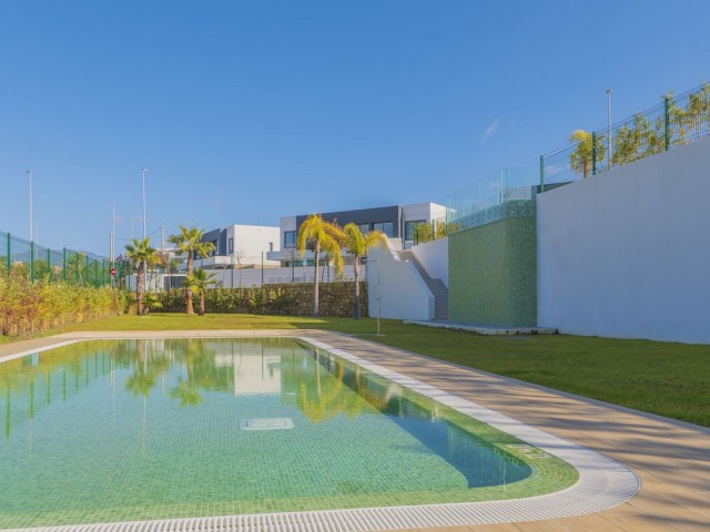 4 Bedrooms Villa in Estepona