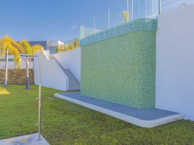 4 Bedrooms Villa in Estepona