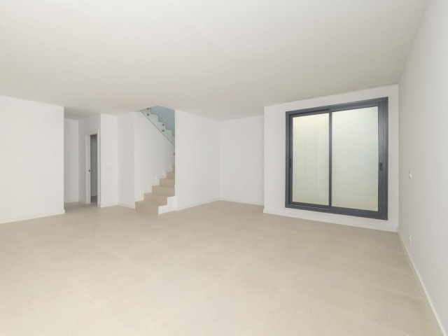 4 Bedrooms Villa in Estepona