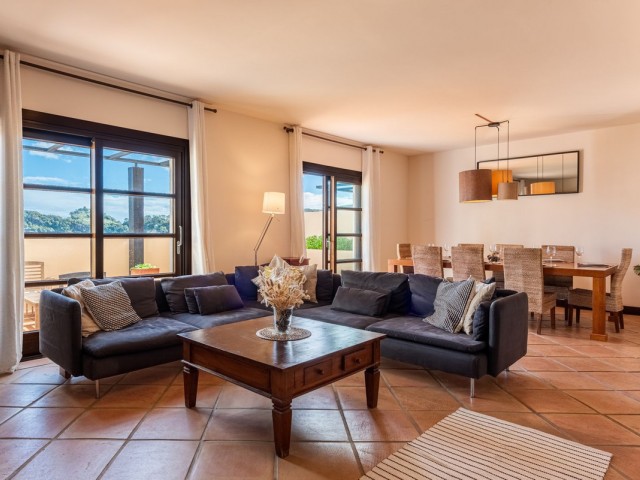 4 Bedrooms Townhouse in Benahavís