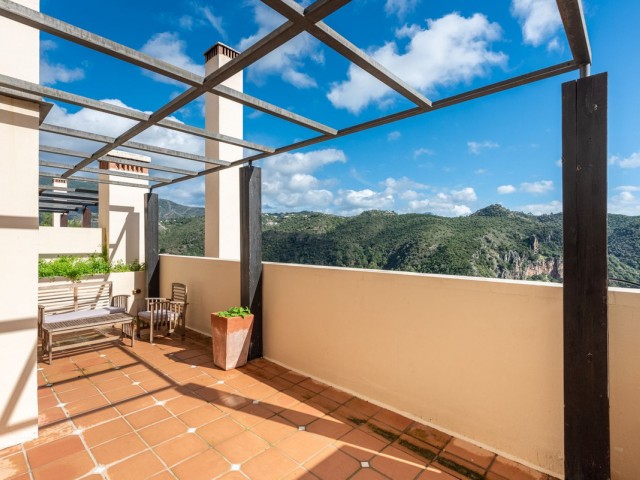 4 Bedrooms Townhouse in Benahavís