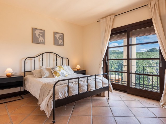 4 Bedrooms Townhouse in Benahavís