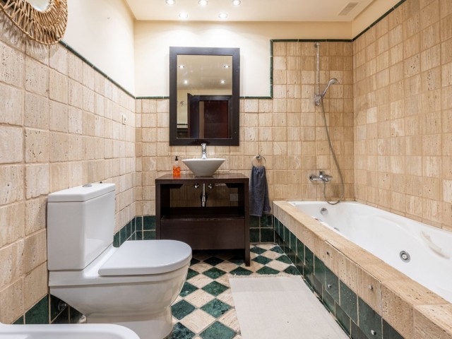 4 Bedrooms Townhouse in Benahavís