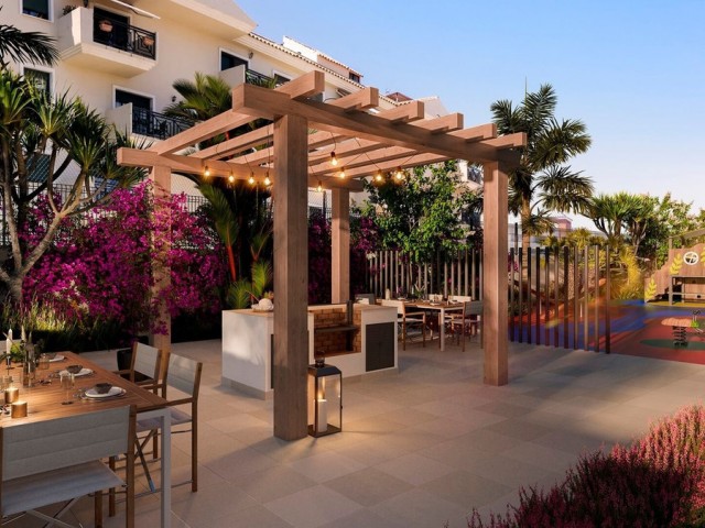 Apartamento con 2 Dormitorios  en Estepona