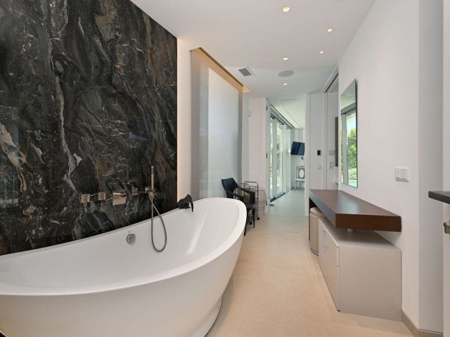 6 Schlafzimmer Villa in Marbesa