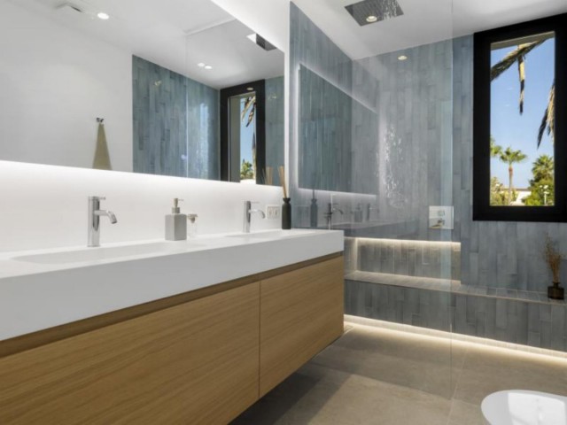 5 Soveroms Villa i Marbesa