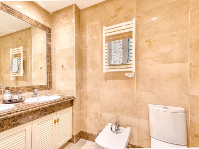 3 Bedrooms Townhouse in Estepona