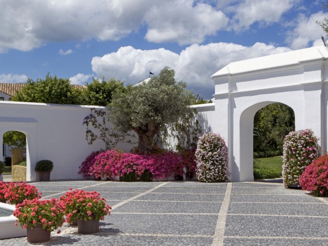 Villa con 5 Dormitorios  en Casares