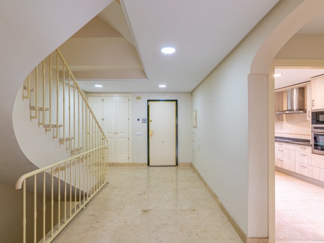 4 Bedrooms Townhouse in Estepona