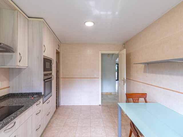 4 Bedrooms Townhouse in Estepona