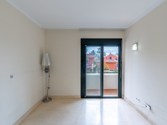 4 Bedrooms Townhouse in Estepona