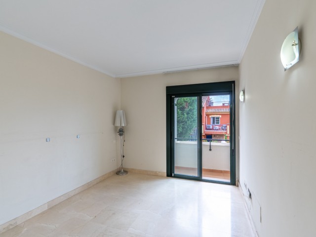 4 Bedrooms Townhouse in Estepona