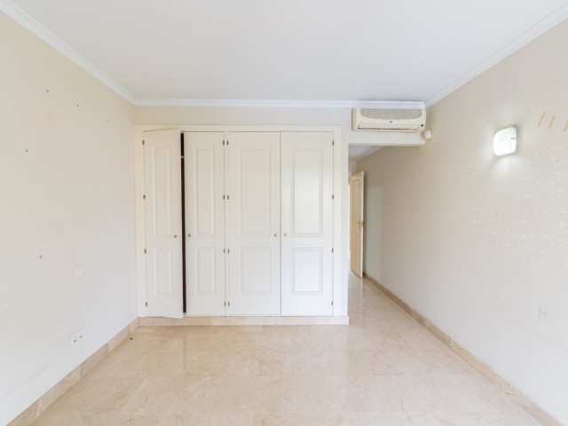 4 Bedrooms Townhouse in Estepona