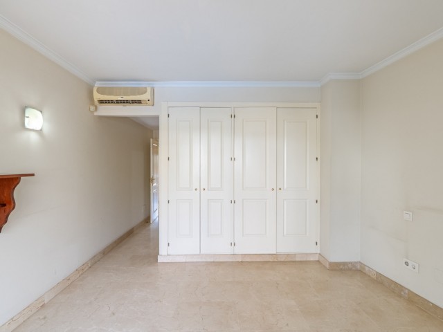 4 Bedrooms Townhouse in Estepona