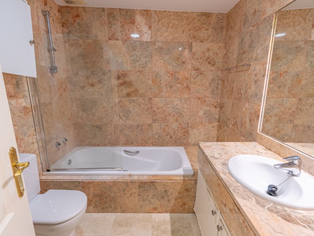 4 Makuuhuoneen Rivitalo Estepona