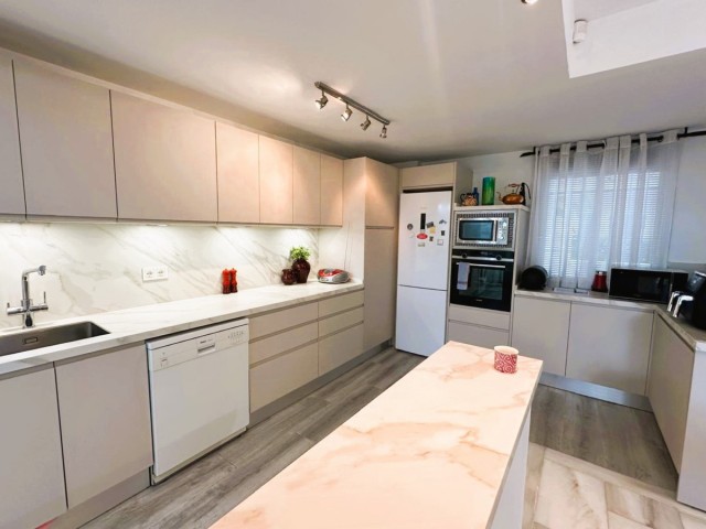 3 Schlafzimmer Apartment in Nueva Andalucía