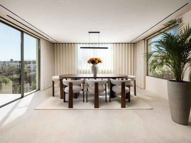 5 Schlafzimmer Villa in Nueva Andalucía