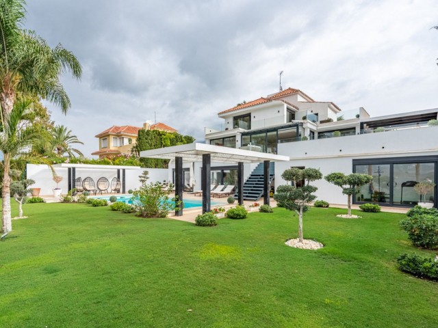 4 Schlafzimmer Villa in Nueva Andalucía