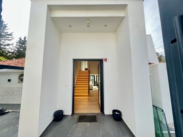 4 Schlafzimmer Villa in Nueva Andalucía