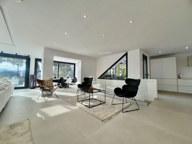 4 Schlafzimmer Villa in Nueva Andalucía