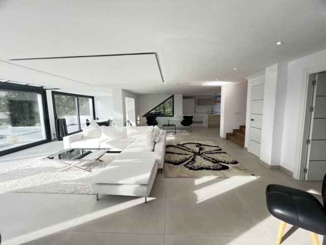 4 Schlafzimmer Villa in Nueva Andalucía