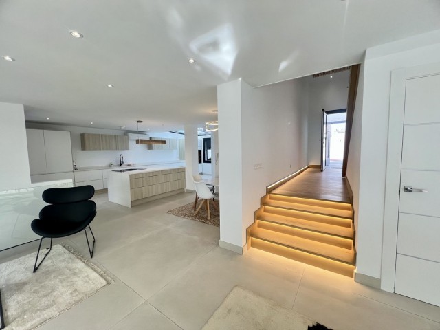 4 Schlafzimmer Villa in Nueva Andalucía