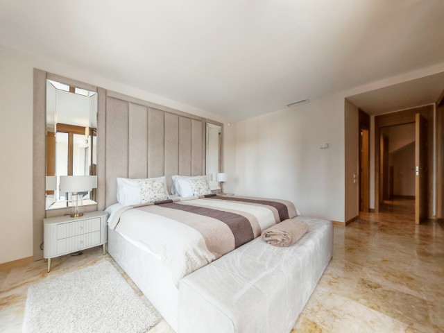 Apartamento con 2 Dormitorios  en Marbella