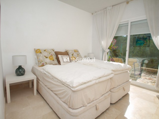 Adosado con 3 Dormitorios  en Istán