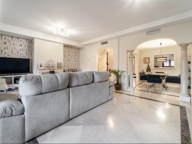 4 Bedrooms Villa in Estepona