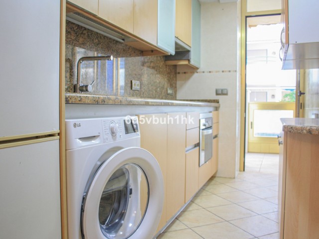 Apartamento con 2 Dormitorios  en Marbella