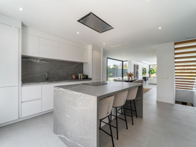 5 Bedrooms Villa in Atalaya